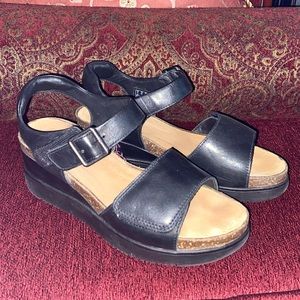 Clark’s Lizby strap wedge
